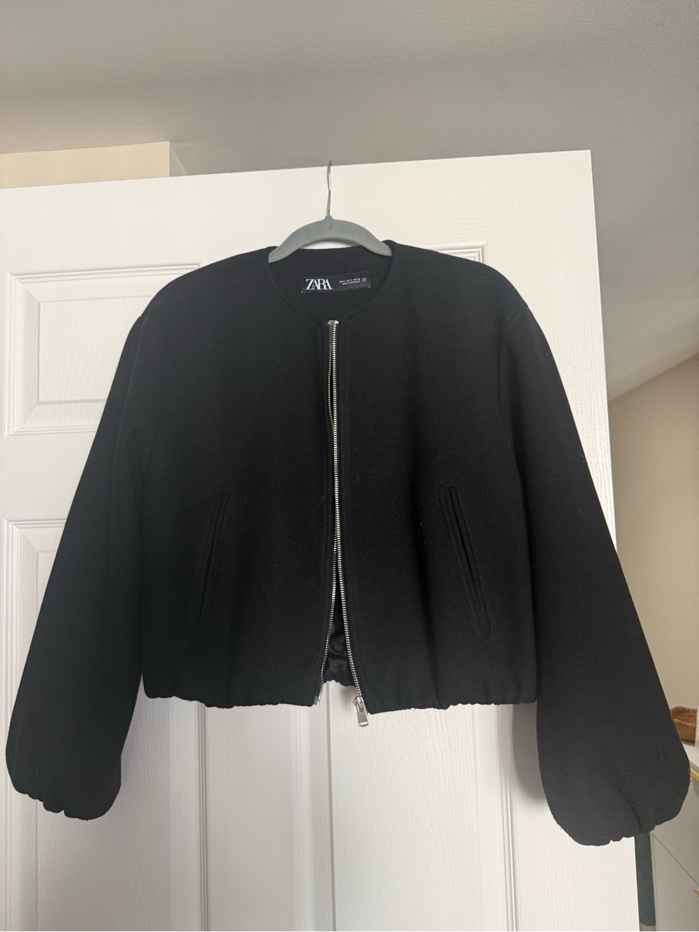 Zara Black Cropped Zip-Up Jacket